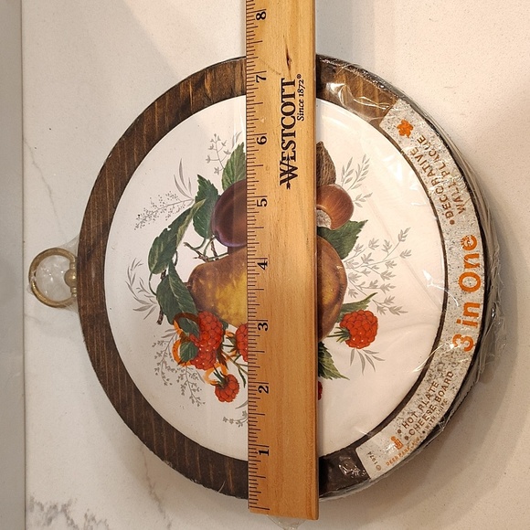 1974 3 in one hot plate cheese board & wall plaque with knife and hanger. - Picture 7 of 7